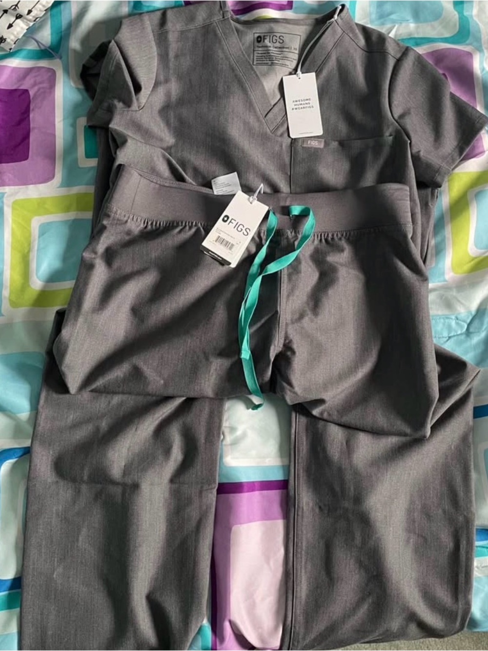 FIGS Gray Scrub Set with Teal Drawstring